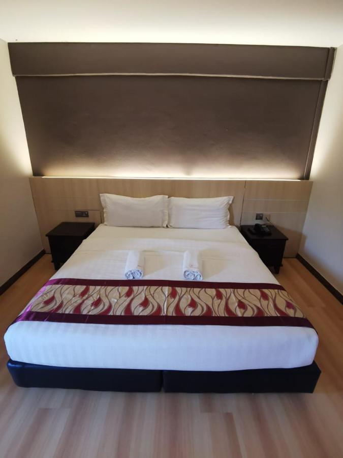 Palace Inn Miri Εξωτερικό φωτογραφία