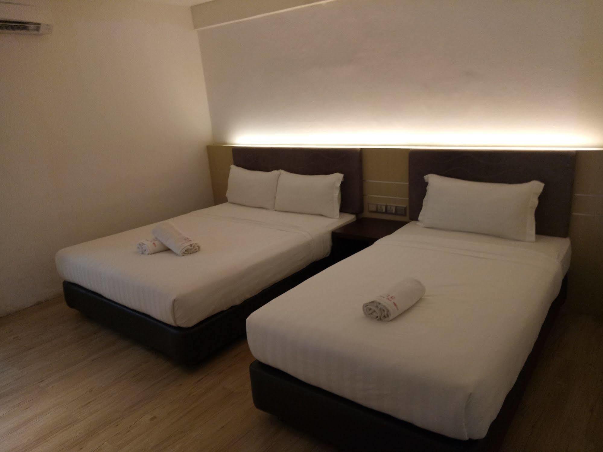 Palace Inn Miri Εξωτερικό φωτογραφία